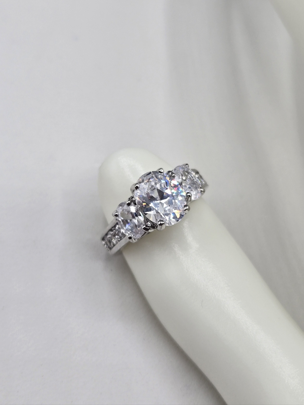 Swarovski Crystal Elements Silver Three Stone Ring Clear Size 6 Oval Prom Bridal